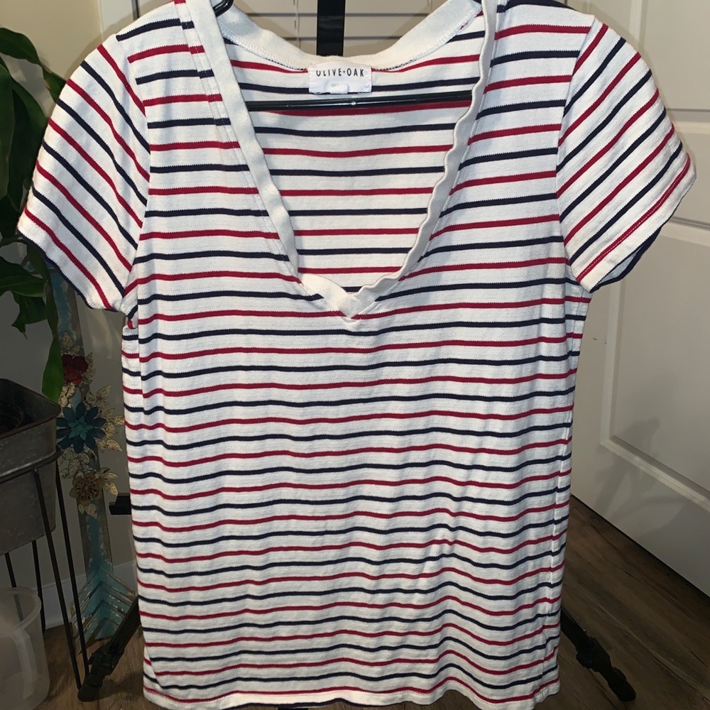 BUCKLE - OLIVE OAK TOP ♥️